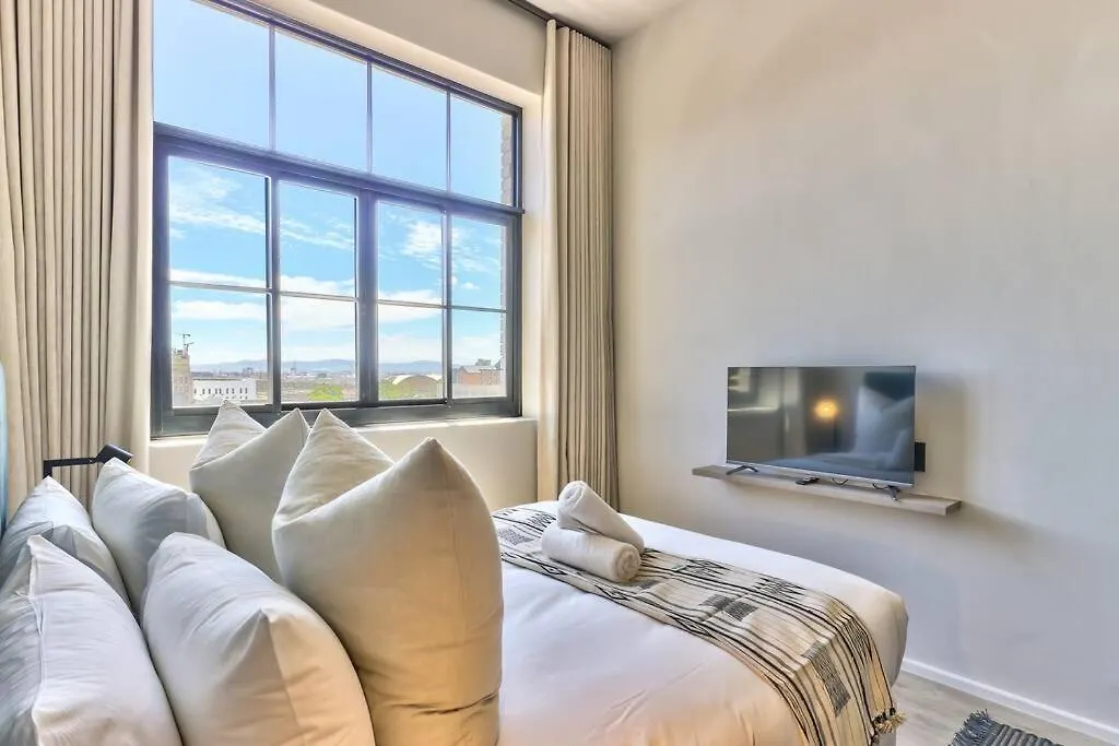 Ferienwohnung Trendy, Urban Living At The Harri W/ Views & Wifi Kapstadt